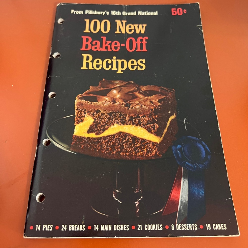 Vintage‎ 1965 Pillsbury 16th Grand National 100 New Bake-Off Recipes Cookbook
